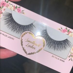 Sweetheart lashes in the style Jane.
